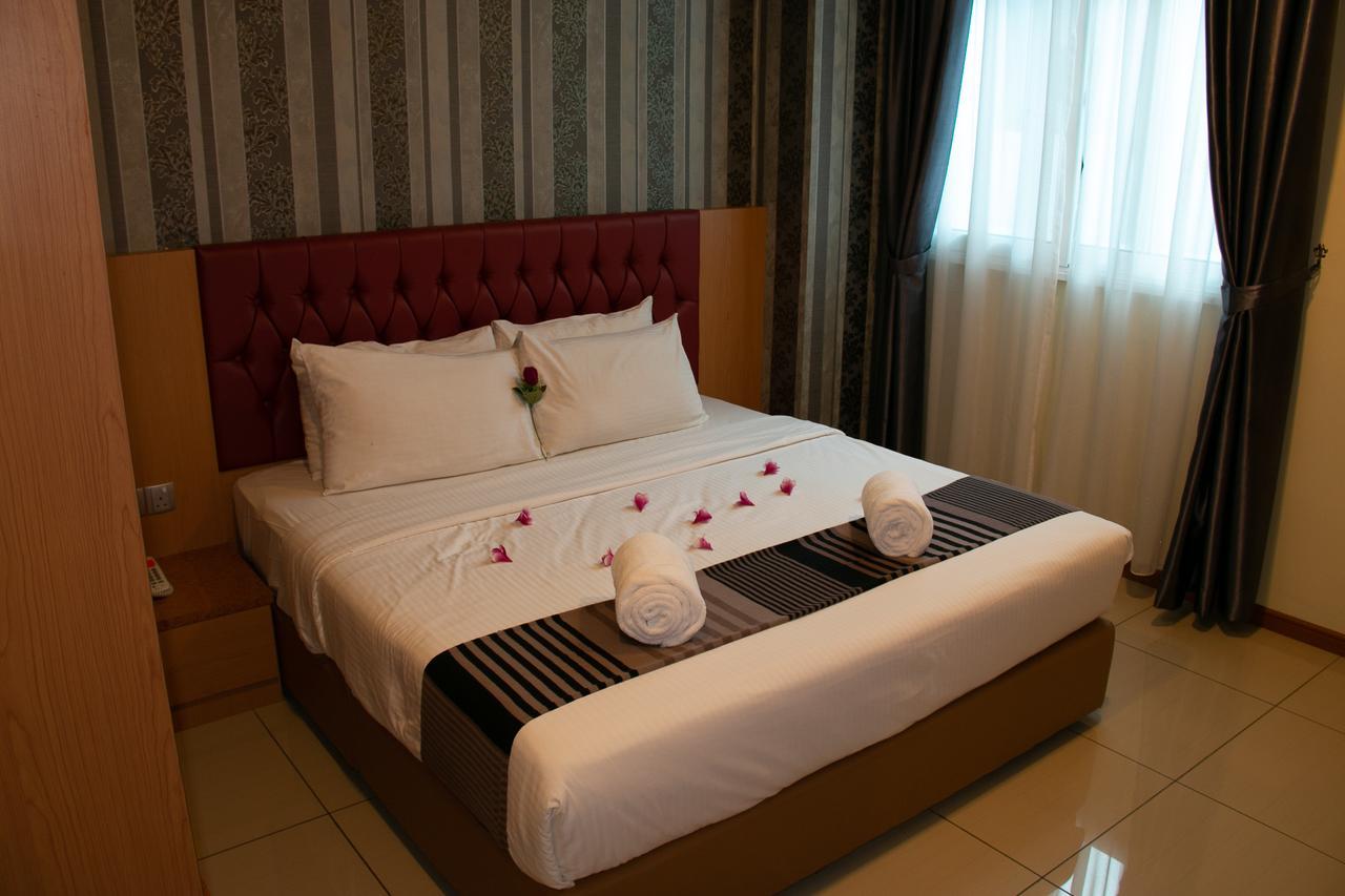 Prince33 Hotel Johor Bahru Extérieur photo