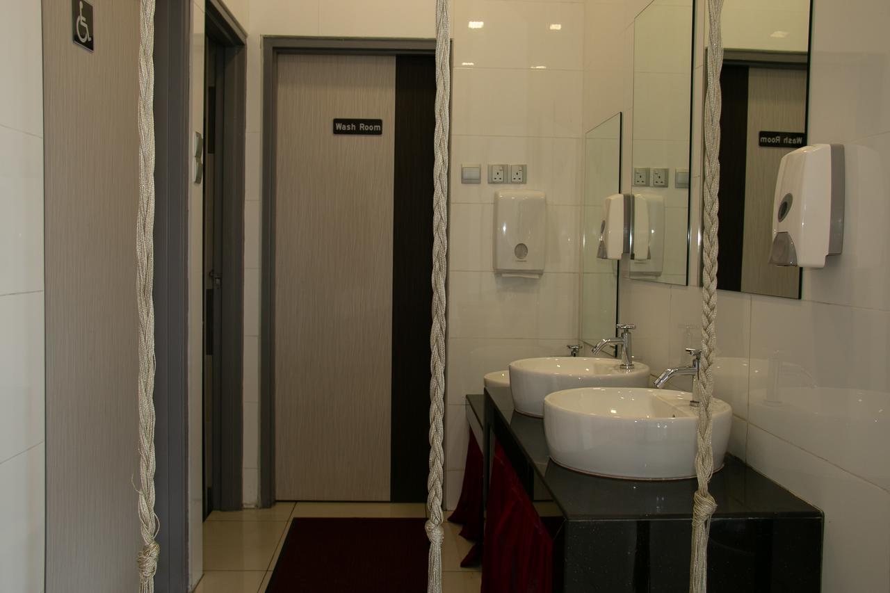 Prince33 Hotel Johor Bahru Extérieur photo
