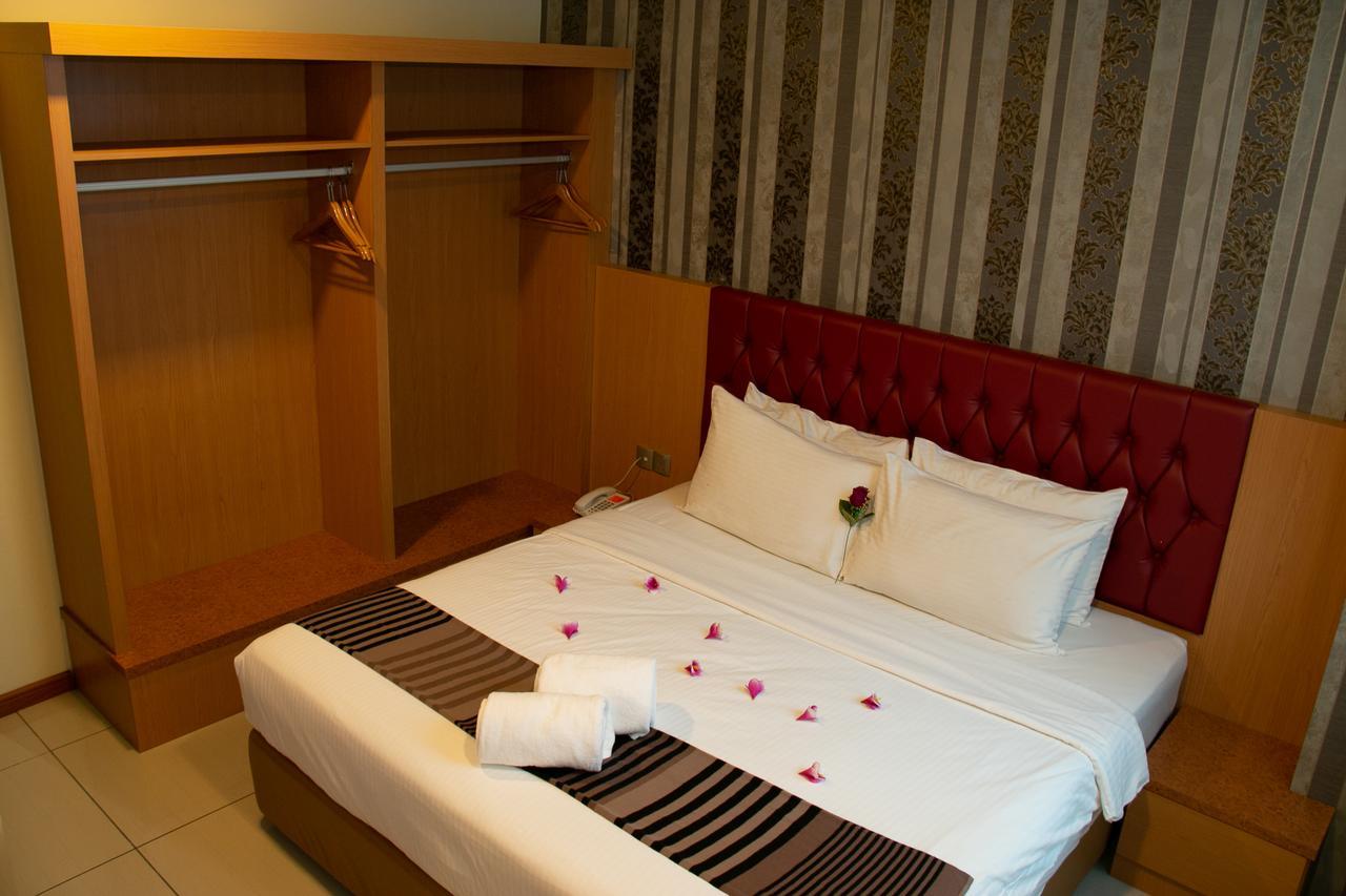 Prince33 Hotel Johor Bahru Extérieur photo